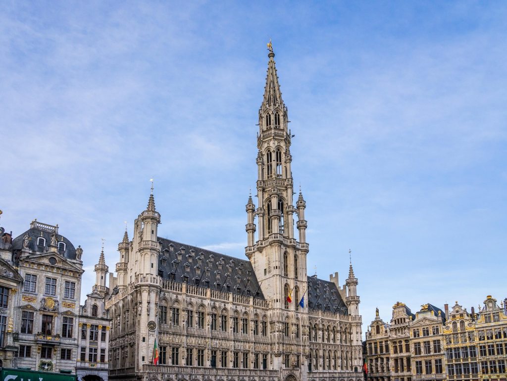 Grand, Place Grand, Place
